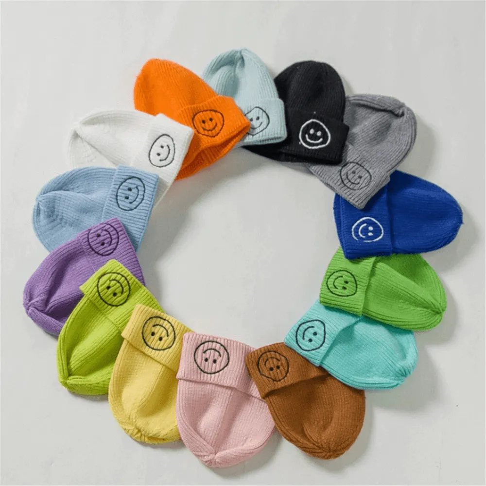 Casual Smiley Face Knitted Hat / Fashion Solid Color Warm Hats for Men and Women