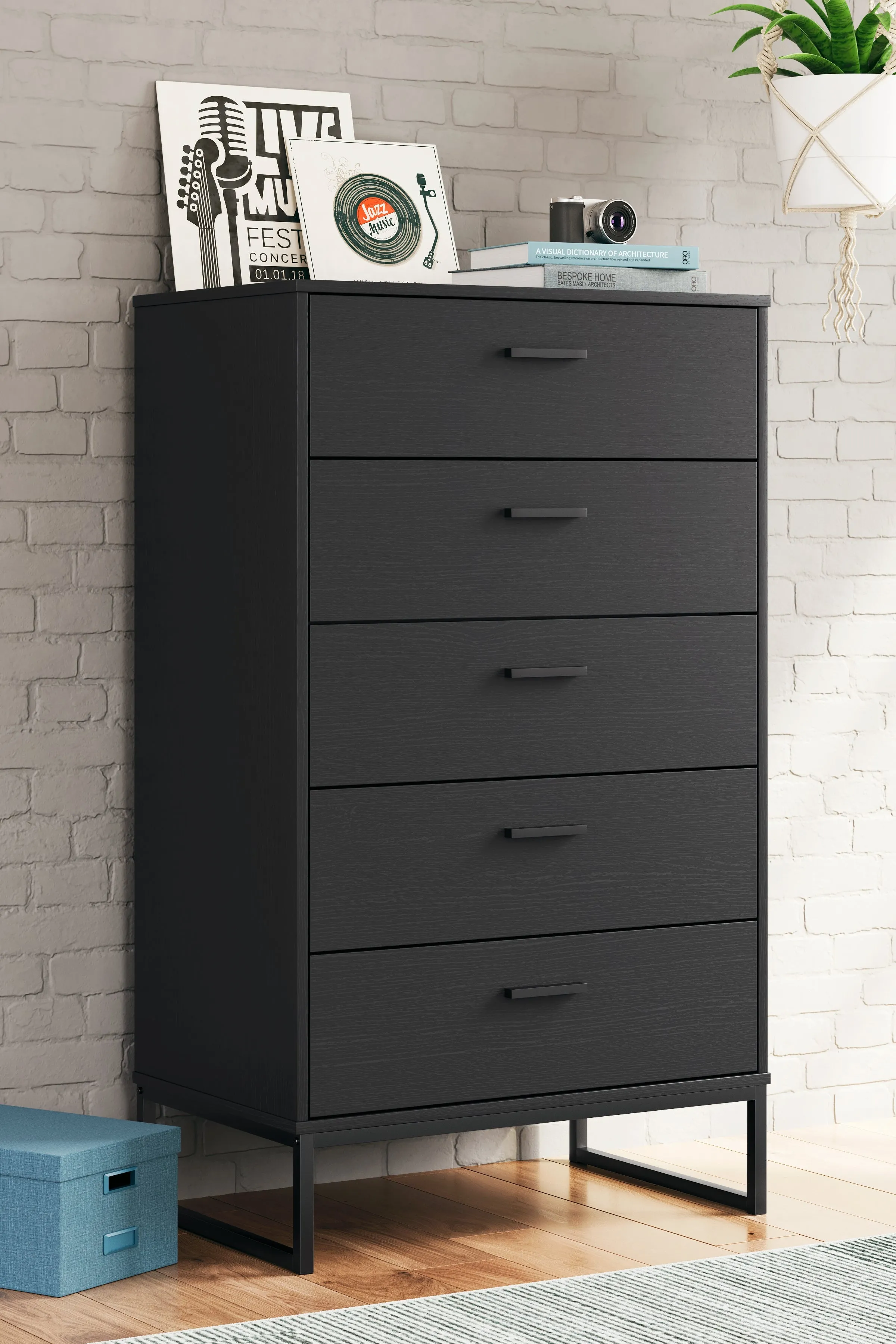 Socalle Twin Platform Bed with Dresser and Chest in Black